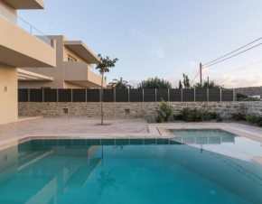 Villa Luna with swimming pool in Pitsidia